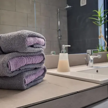 Bliss Nest - Cazare Spital Fundeni Апартаменты